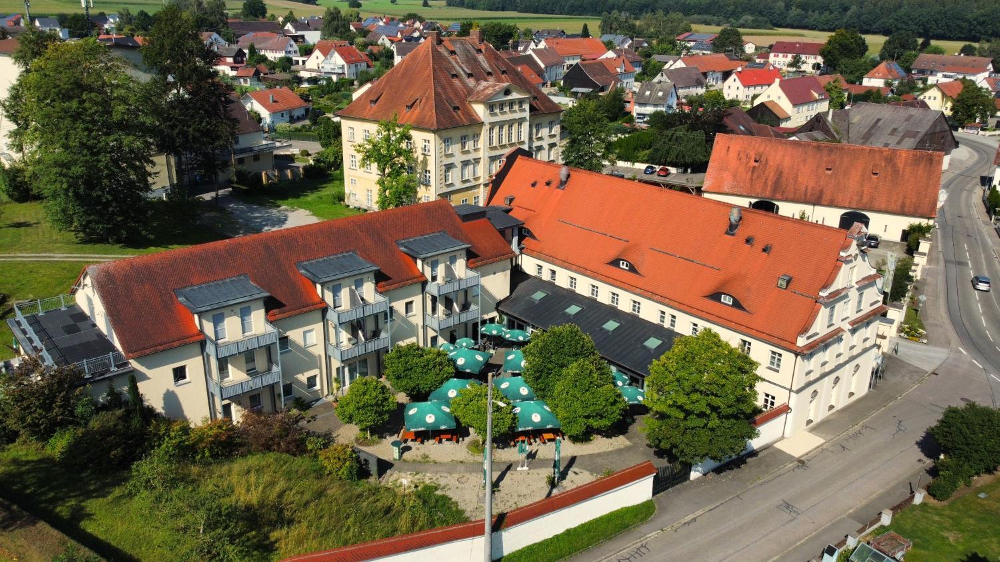 Autenrieder Brauereigasthof Ichenhausen Bagian luar foto