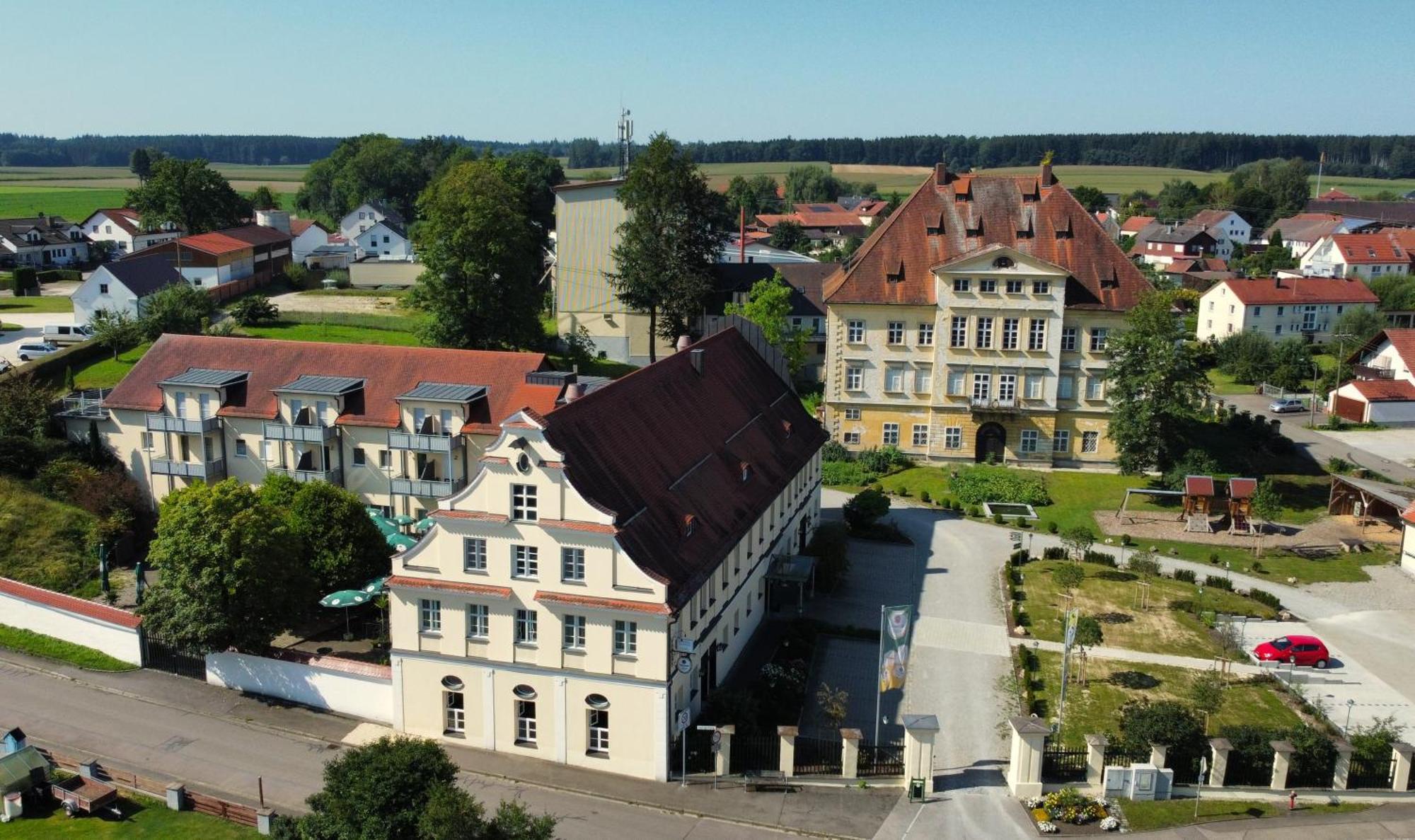 Autenrieder Brauereigasthof Ichenhausen Bagian luar foto